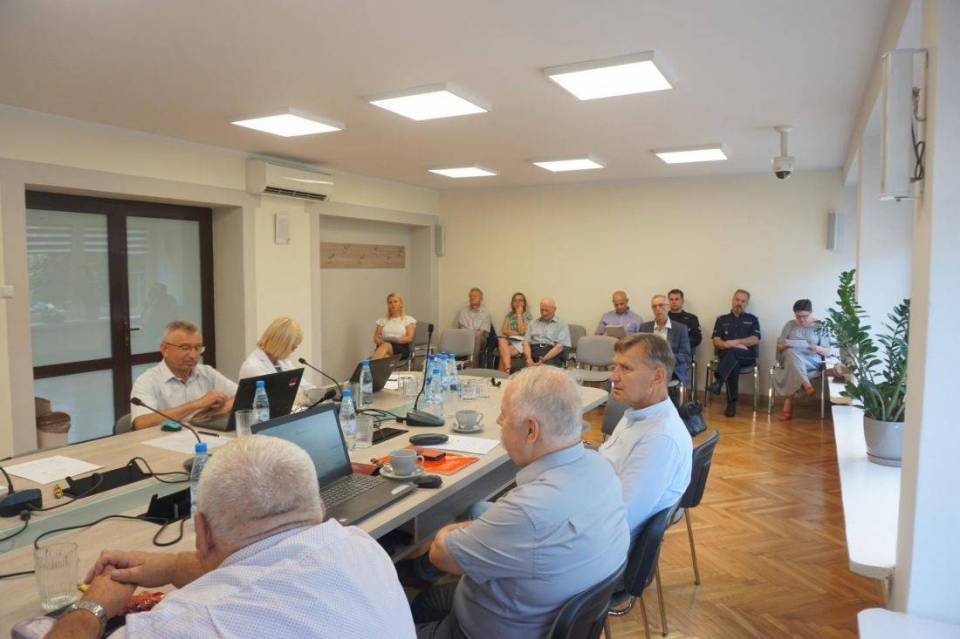 Kolejna Sesja Rady Powiatu Wieruszowskiego. Jakie uchwały podjęli radni?