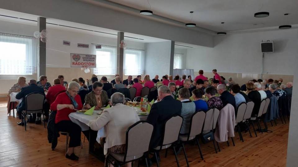 Program "Danie Wspólnych Chwil". KGW w Radostowie Pierwszym zorganizowało spotkanie z seniorami