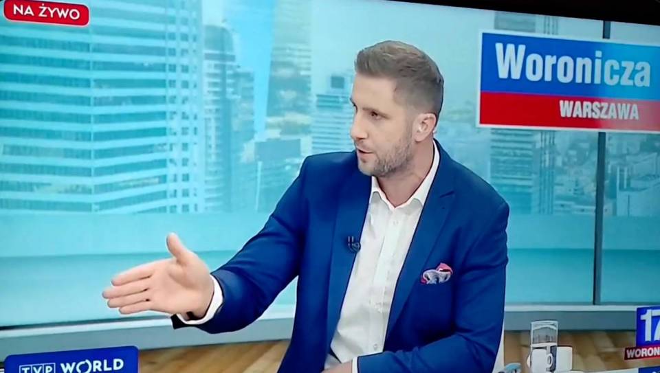 Poseł Paweł Bejda zszokowany zachowaniem pracownika TVP - "Jest pan chamem!". Na antenie telewizji doszło do bardzo ostrej wymiany zdań