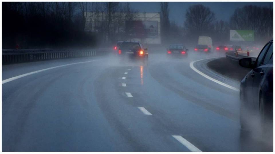 Mży i pada, a będzie też mrozić. Są ostrzeżenia dla Łódzkiego!