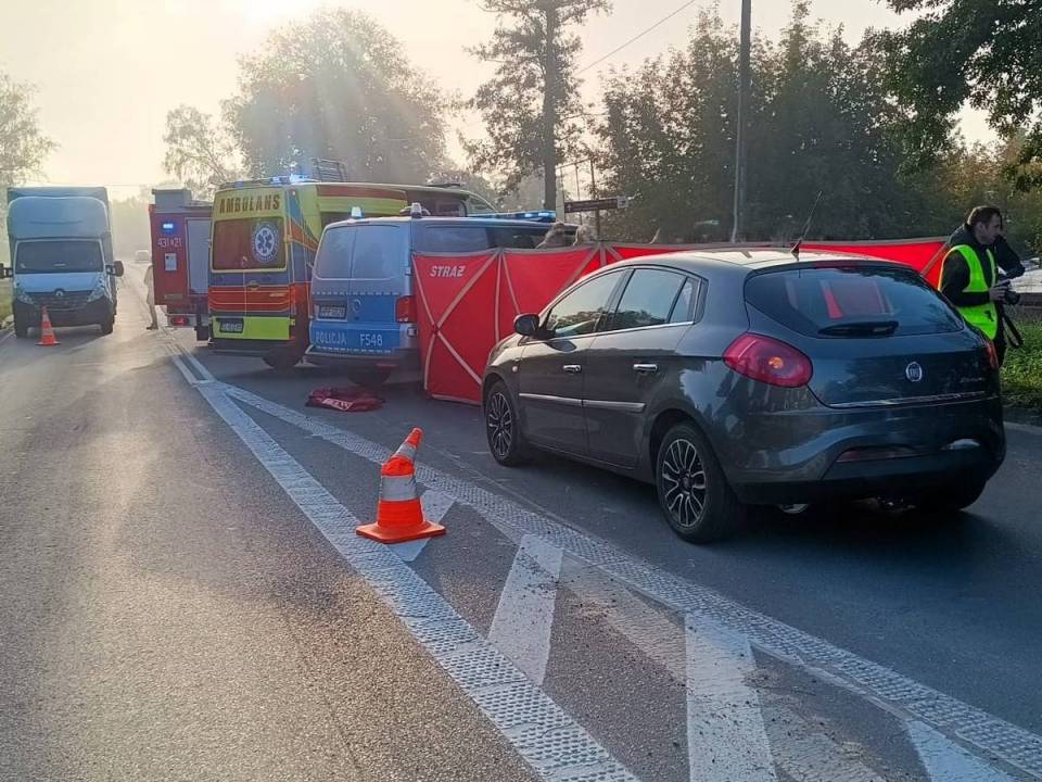 Tragedia na przejściu dla pieszych. Nie żyje 79-latek potrącony przez osobówkę